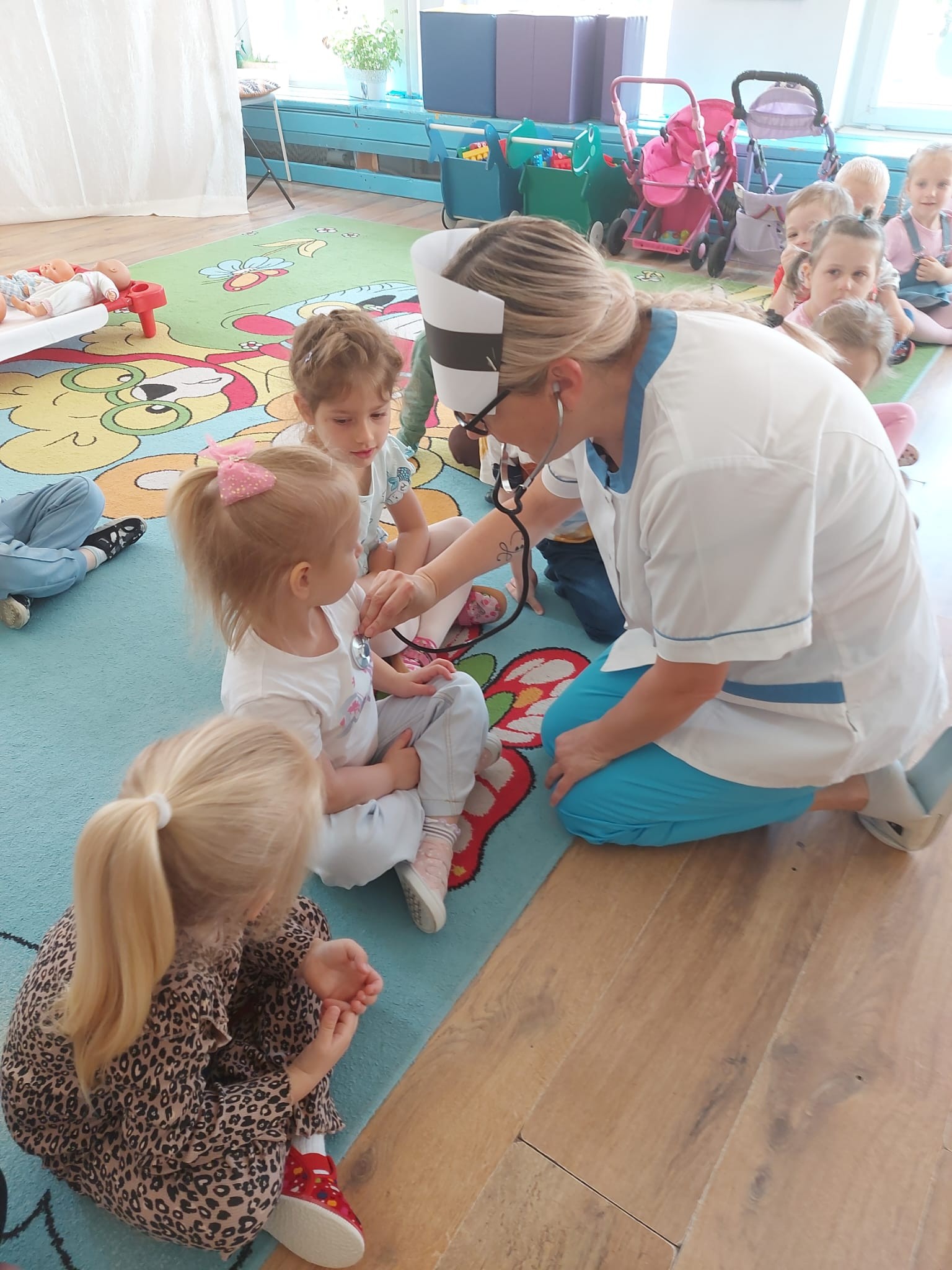 Misie słuchają bicia serduszka