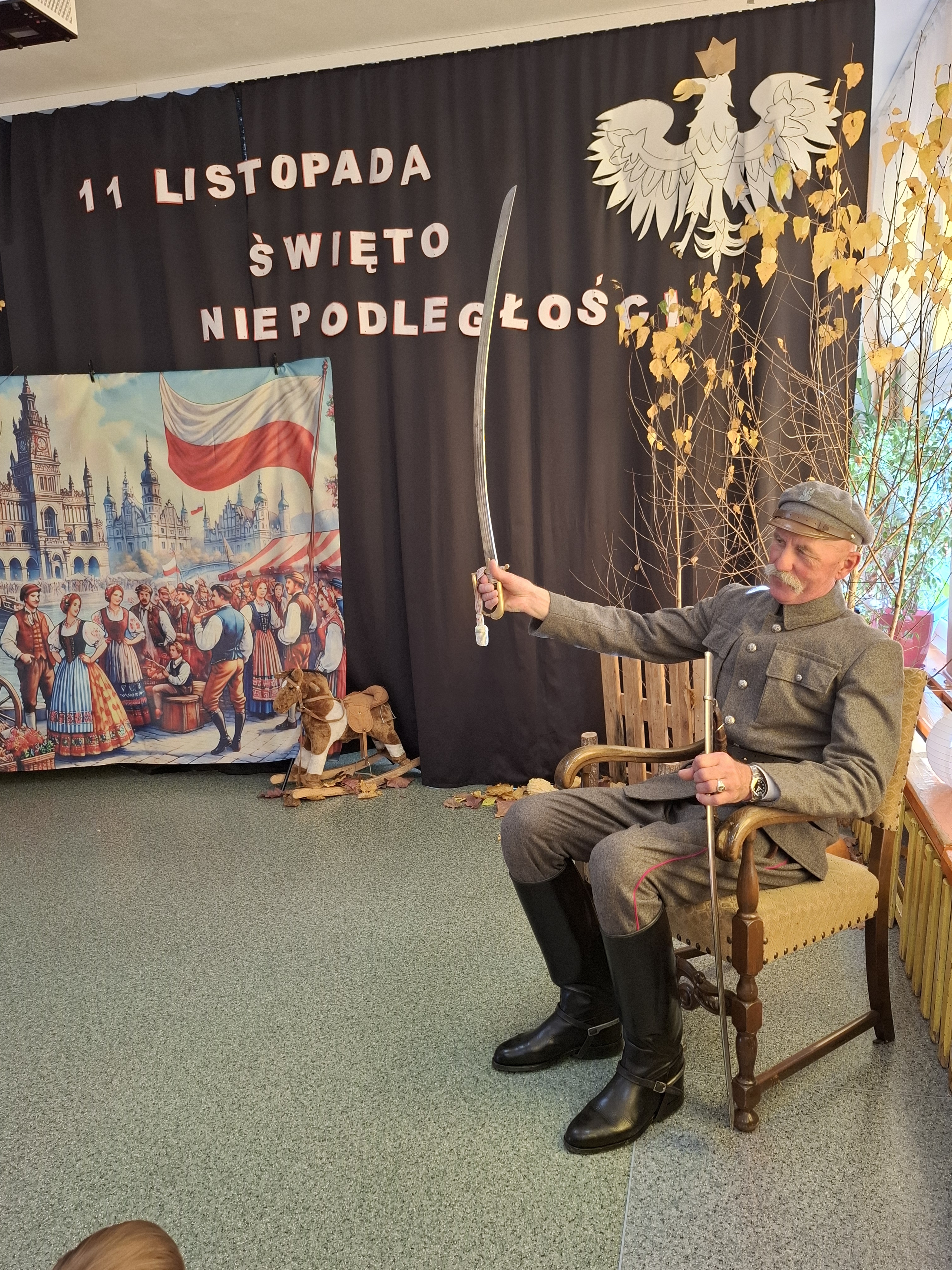 Gość specjalny z szablą 